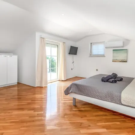Cozy In With Wifi Holiday home